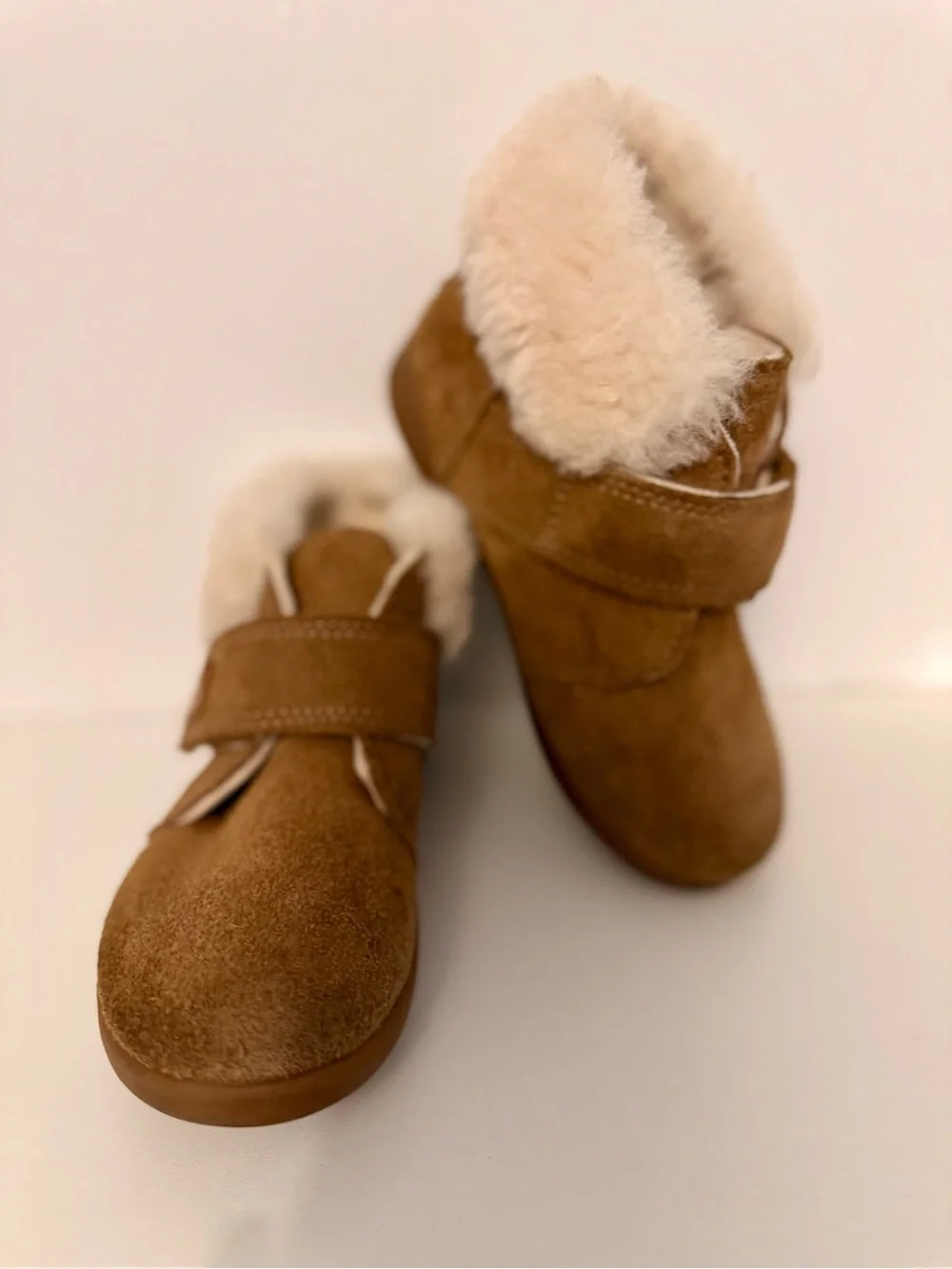 Ugg Toddler Nolen Boots, 9 US Faux Fur Lined Suede Boots chestnut Brown Unisex